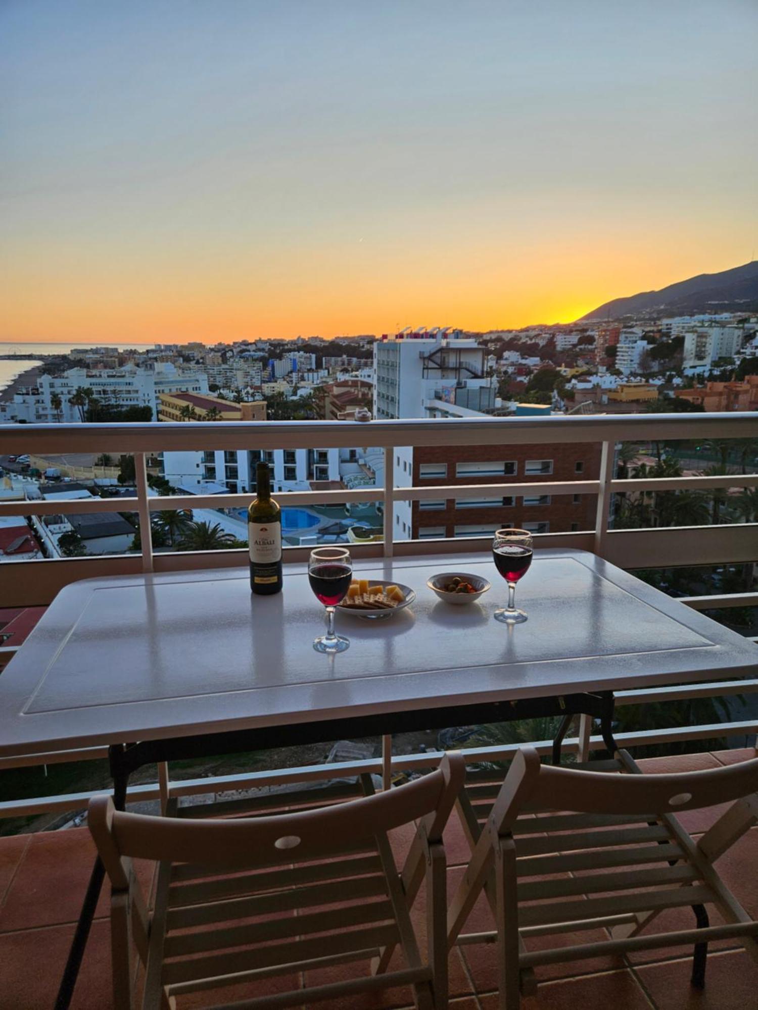 La Roca-Mediterraneo Views, 8Th Floor-New Kitchen- Pool- Parking-Air Conditioning, Ceiling Fans & Free Wifi Apartamento Torremolinos Exterior foto